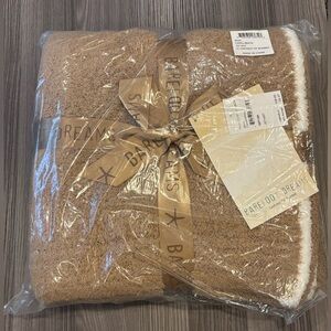 Barefoot Dreams Camel Contrast Tip Blanket